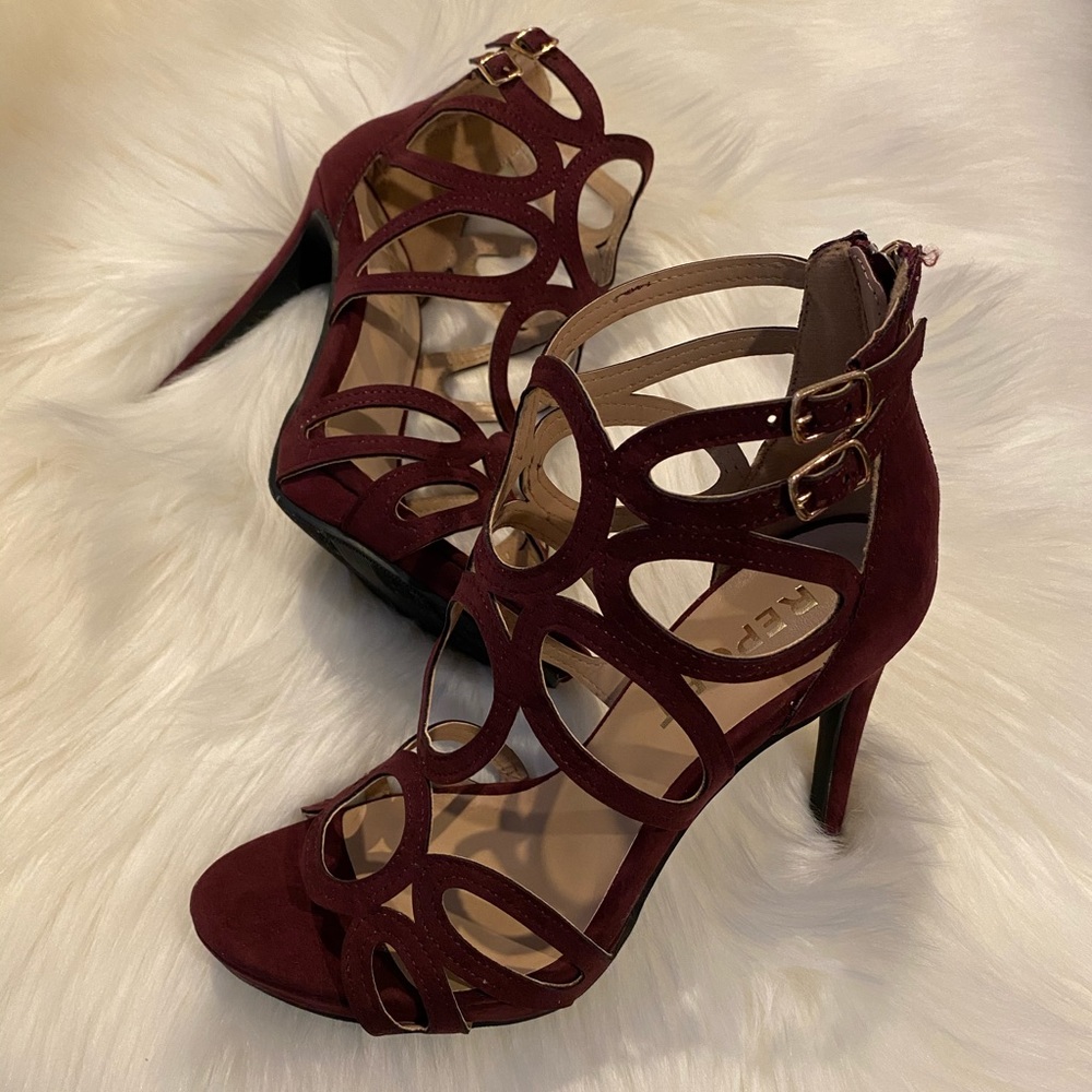Report Triton Heels